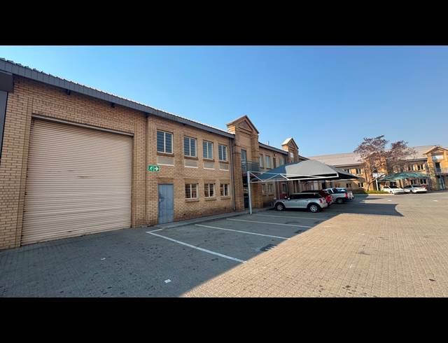 448M² WAREHOUSE TO LET IN LINBRO PARK